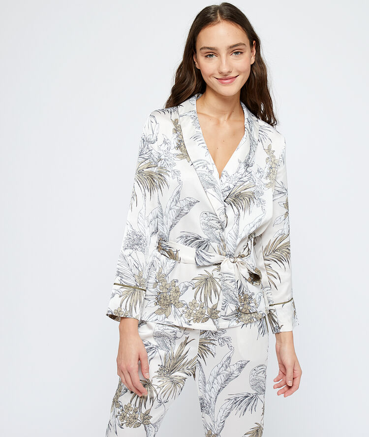 Pajama shirt with the print "leaves" white.