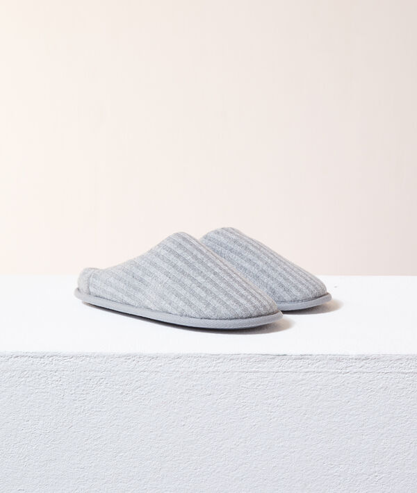 

Chaussons mules ouvertes à l'arrière, Gris