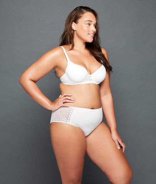 Бюстгальтер n&deg;4 - с тонкими вставками, из кружева и микрофибры экрю.